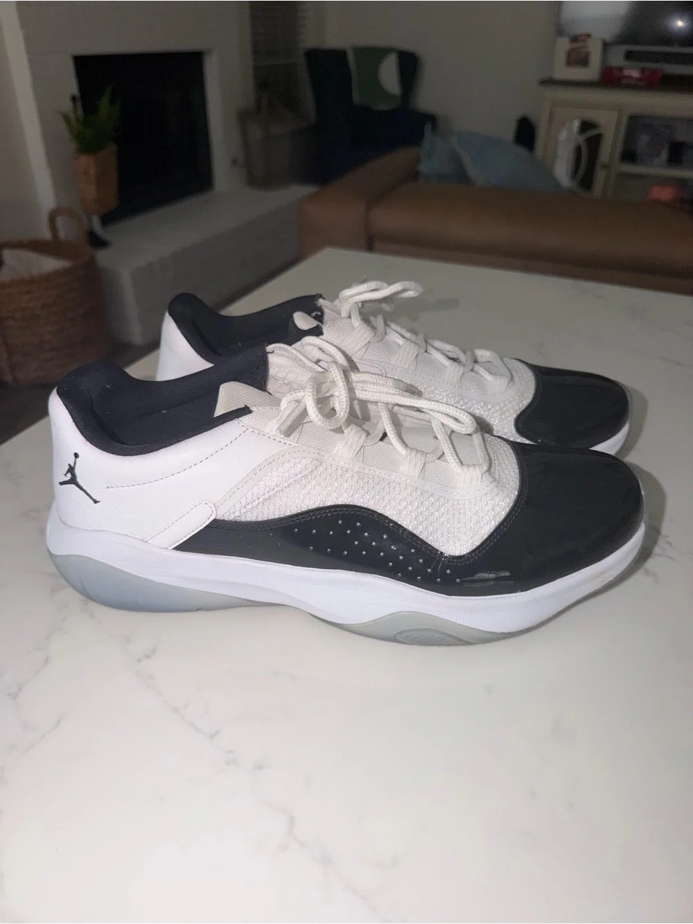 Jordan 11 CMFT Low Sneakers.